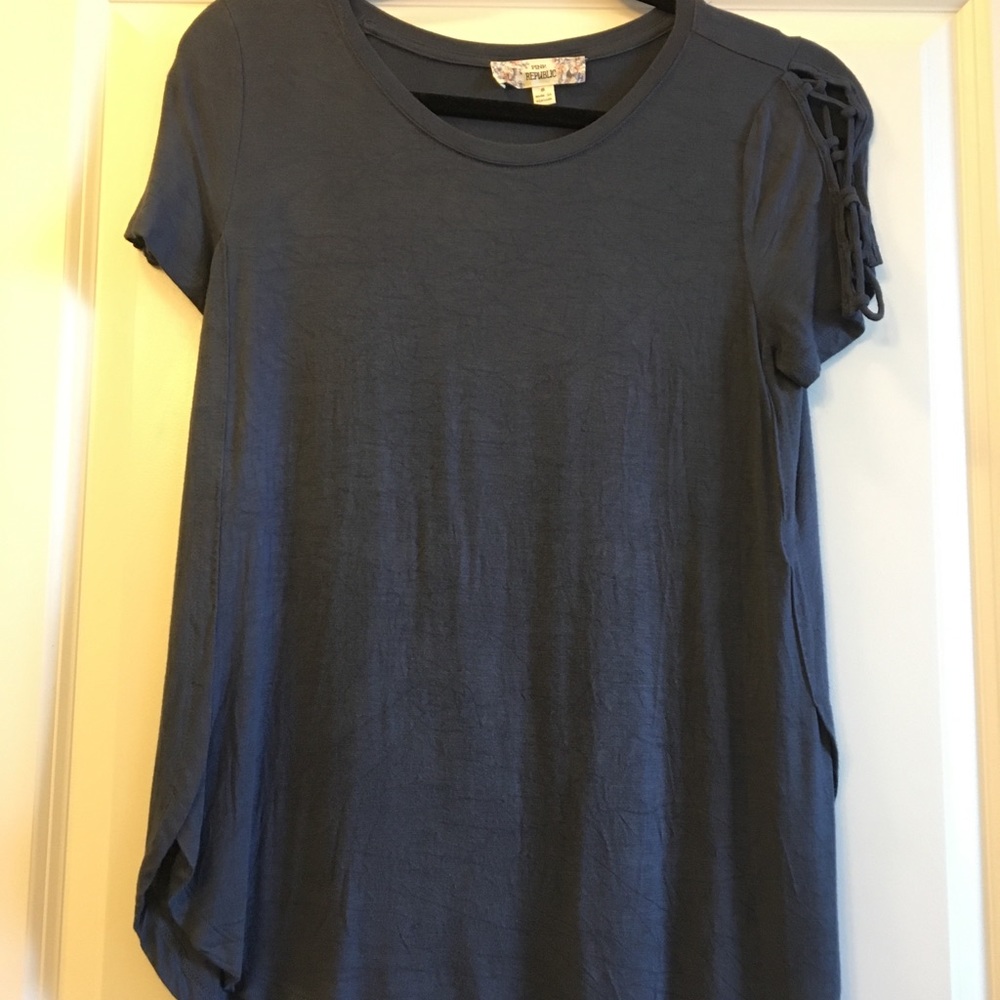 short sleeve flowy top